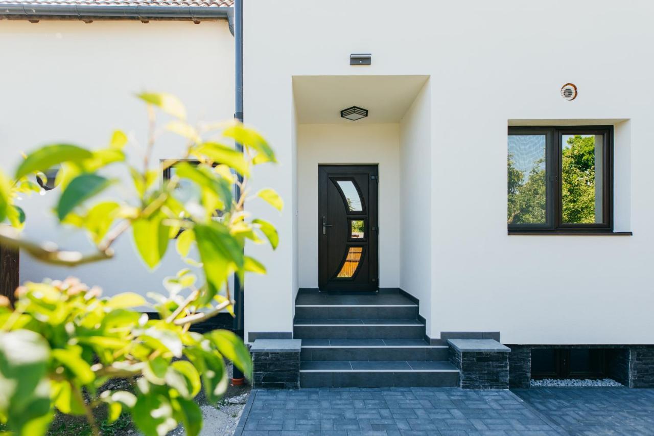 The Home Sweet Home Studio Apartment Gheorgheni  Εξωτερικό φωτογραφία